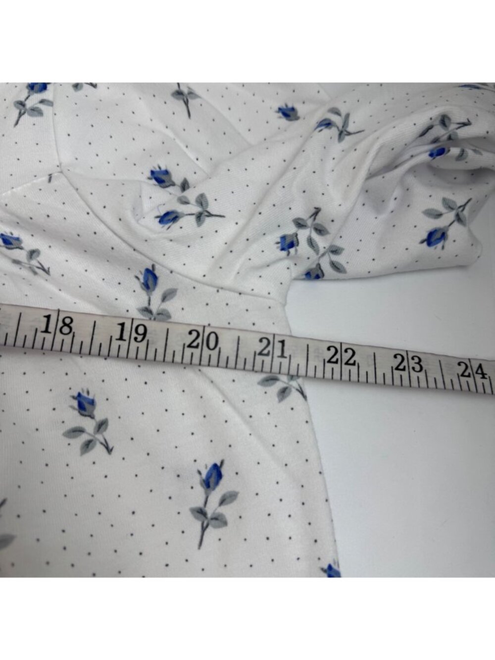 Eileen West NEW Cotton Traditional Nightgown Size Small White Blue Flowers - Picture 8 of 14